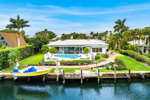 House in Ocean Ridge, Florida 2 bedrooms, 135.64 sq.m. № 2087678 - photo 3