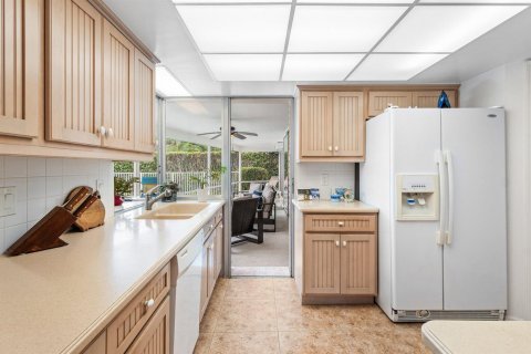 House in Ocean Ridge, Florida 2 bedrooms, 135.64 sq.m. № 2087678 - photo 10