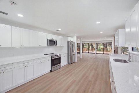 Casa en venta en Chiefland, Florida, 2 dormitorios, 166.3 m2 № 2378090 - foto 13