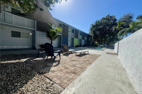 Apartment in Pinecrest, Florida 1 bedroom, 1477.7 sq.m. № 1951124 - photo 4