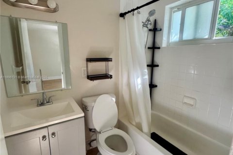 Apartment in Pinecrest, Florida 1 bedroom, 1477.7 sq.m. № 1951124 - photo 14