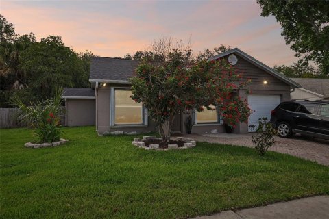 House in Brandon, Florida 3 bedrooms, 145.39 sq.m. № 2101602 - photo 19