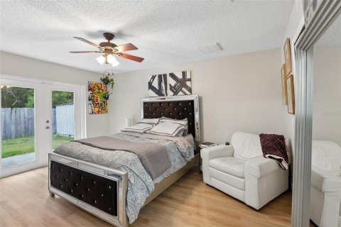 House in Brandon, Florida 3 bedrooms, 145.39 sq.m. № 2101602 - photo 6