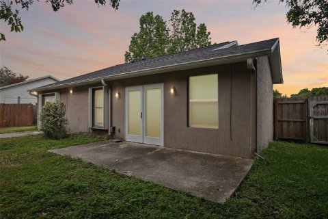 House in Brandon, Florida 3 bedrooms, 145.39 sq.m. № 2101602 - photo 17