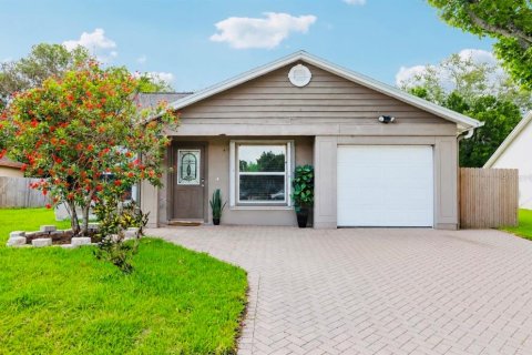 House in Brandon, Florida 3 bedrooms, 145.39 sq.m. № 2101602 - photo 21