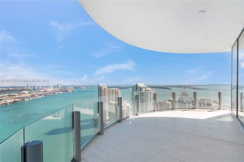 Condominio en venta en Miami, Florida, 5 dormitorios, 358.05 m2 № 1981758 - foto 14