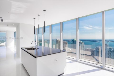 Condominio en venta en Miami, Florida, 5 dormitorios, 358.05 m2 № 1981758 - foto 9