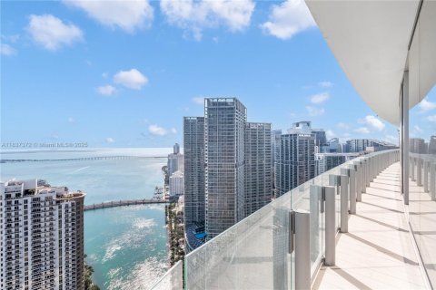 Condominio en venta en Miami, Florida, 5 dormitorios, 358.05 m2 № 1981758 - foto 15