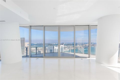Condominio en venta en Miami, Florida, 5 dormitorios, 358.05 m2 № 1981758 - foto 8
