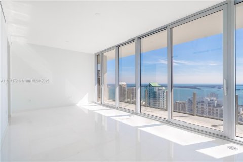 Condominio en venta en Miami, Florida, 5 dormitorios, 358.05 m2 № 1981758 - foto 11