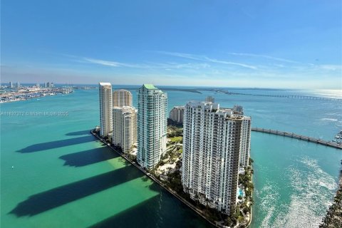 Condominio en venta en Miami, Florida, 5 dormitorios, 358.05 m2 № 1981758 - foto 23