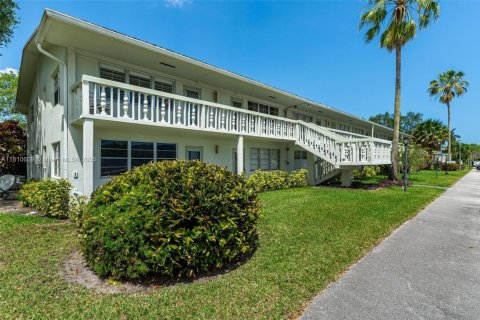 Condo in Deerfield Beach, Florida, 1 bedroom  № 1865625 - photo 3