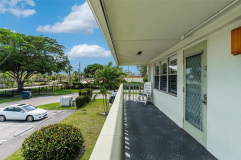 Condo in Deerfield Beach, Florida, 1 bedroom  № 1865625 - photo 5