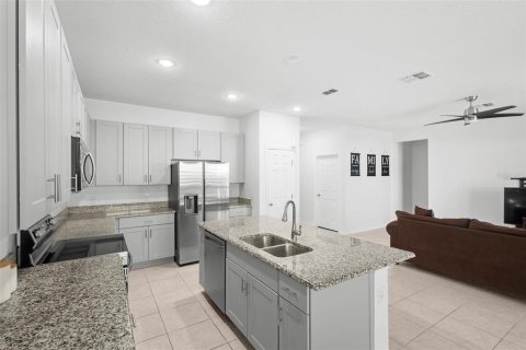 House in Haines City, Florida 3 bedrooms, 155.24 sq.m. № 1757561 - photo 5