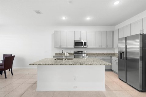 House in Haines City, Florida 3 bedrooms, 155.24 sq.m. № 1757561 - photo 4