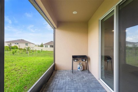 House in Haines City, Florida 3 bedrooms, 155.24 sq.m. № 1757561 - photo 23