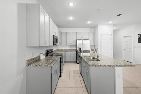 House in Haines City, Florida 3 bedrooms, 155.24 sq.m. № 1757561 - photo 7