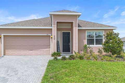 House in Haines City, Florida 3 bedrooms, 155.24 sq.m. № 1757561 - photo 1