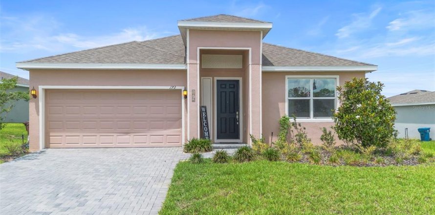 House in Haines City, Florida 3 bedrooms, 155.24 sq.m. № 1757561