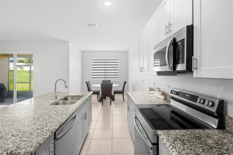 House in Haines City, Florida 3 bedrooms, 155.24 sq.m. № 1757561 - photo 6