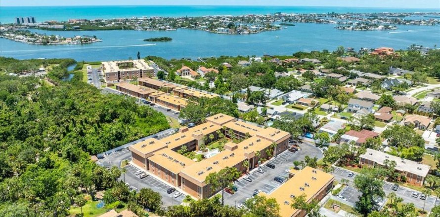 Condo à Largo, Floride, 1 chambre  № 2234094