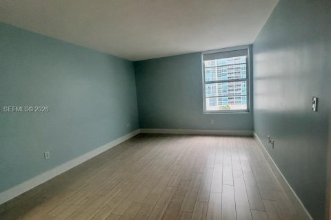 Condo in Miami Beach, Florida, 1 bedroom № 2264848 - photo 9