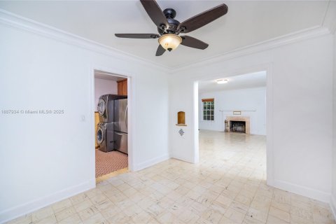 Снять в аренду виллу или дом в Майами, Флорида 2 спальни, 139.45м2, № 1942632 - фото 10