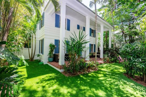 Снять в аренду виллу или дом в Майами, Флорида 2 спальни, 139.45м2, № 1942632 - фото 1