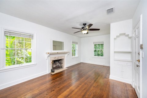 Снять в аренду виллу или дом в Майами, Флорида 2 спальни, 139.45м2, № 1942632 - фото 2