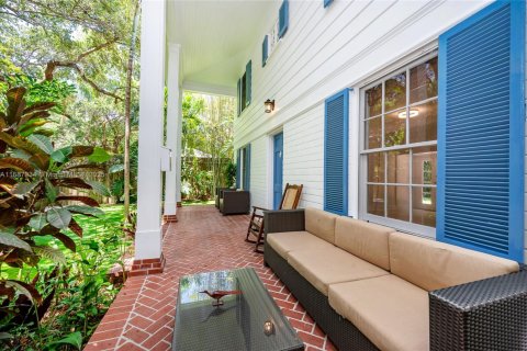 Снять в аренду виллу или дом в Майами, Флорида 2 спальни, 139.45м2, № 1942632 - фото 20