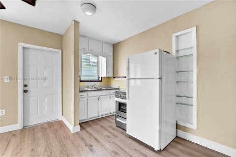 Appartement à louer à Miami, Floride: 1 chambre, 148.64 m2 № 1860505 - photo 7
