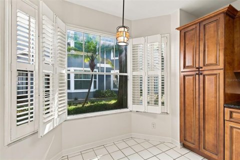 Condo in Tampa, Florida, 2 bedrooms  № 2419639 - photo 17