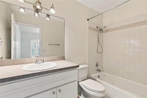 Condo in Tampa, Florida, 2 bedrooms  № 2419639 - photo 26
