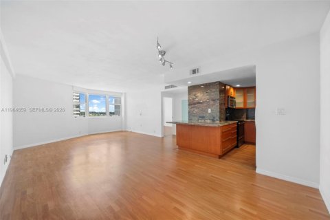 Condominio en alquiler en Miami, Florida, 1 dormitorio, 72.37 m2 № 2026046 - foto 13