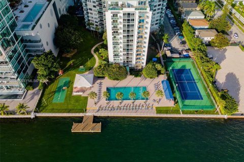 Condominio en alquiler en Miami, Florida, 1 dormitorio, 72.37 m2 № 2026046 - foto 5