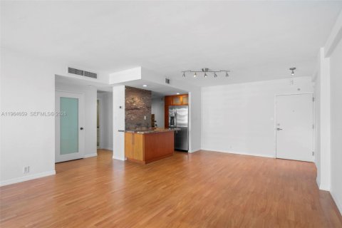 Condominio en alquiler en Miami, Florida, 1 dormitorio, 72.37 m2 № 2026046 - foto 12