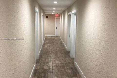 Appartement à louer à Miami Beach, Floride: 1 chambre, 2045.62 m2 № 2060778 - photo 5