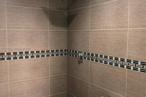 Appartement à louer à Miami Beach, Floride: 1 chambre, 2045.62 m2 № 2060778 - photo 3