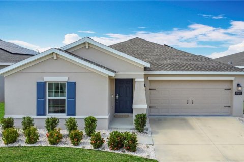 House in Haines City, Florida 3 bedrooms, 144.93 sq.m. № 1750751 - photo 1