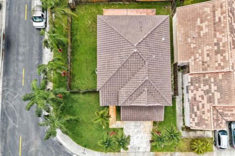 Купить виллу или дом в Пемброк-Пайнс, Флорида 4 спальни, 195.65м2, № 2066794 - фото 5