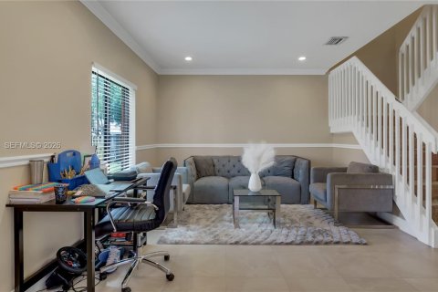 Купить виллу или дом в Пемброк-Пайнс, Флорида 4 спальни, 195.65м2, № 2066794 - фото 9