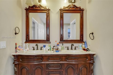 Купить виллу или дом в Пемброк-Пайнс, Флорида 4 спальни, 195.65м2, № 2066794 - фото 29