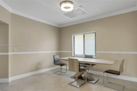 Купить виллу или дом в Пемброк-Пайнс, Флорида 4 спальни, 195.65м2, № 2066794 - фото 13