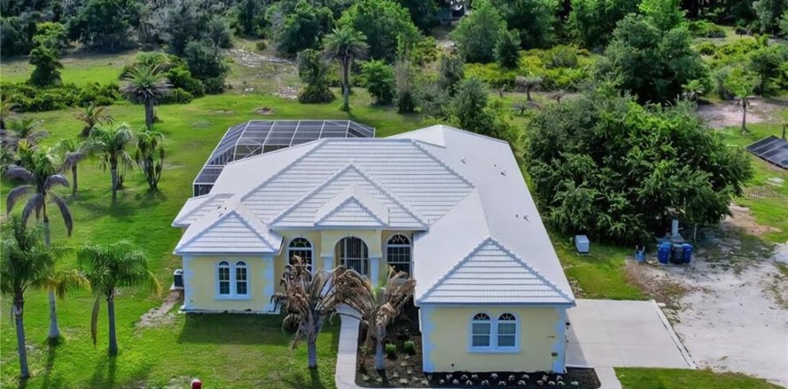 Casa en Myakka City, Florida 4 dormitorios, 285.67 m2 № 2093047