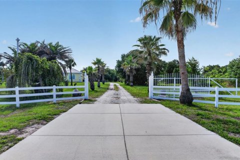 Casa en venta en Myakka City, Florida, 4 dormitorios, 285.67 m2 № 2093047 - foto 7