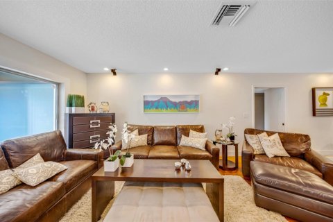 Casa en alquiler en Pompano Beach, Florida, 3 dormitorios № 965821 - foto 1