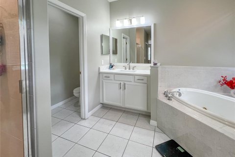 Villa ou maison à vendre à Wesley Chapel, Floride: 5 chambres, 293.57 m2 № 2235435 - photo 28