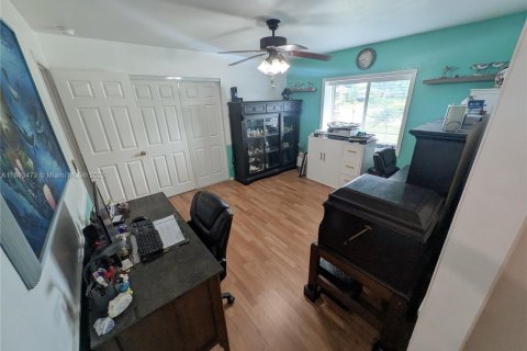 House in Palm Bay, Florida 4 bedrooms, 260.13 sq.m. № 1945137 - photo 24