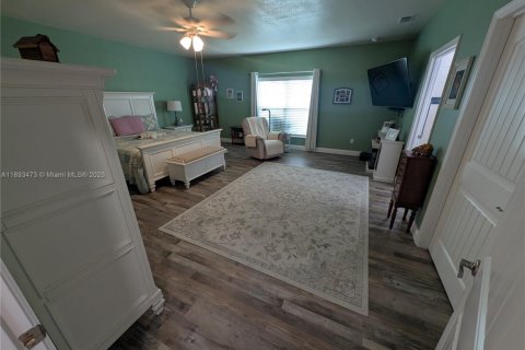 House in Palm Bay, Florida 4 bedrooms, 260.13 sq.m. № 1945137 - photo 6