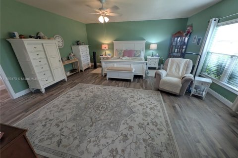House in Palm Bay, Florida 4 bedrooms, 260.13 sq.m. № 1945137 - photo 19